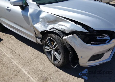 2018 Volvo Xc60 T5 Momentum from USA, damaged, VIN LYV102RK8JB117611